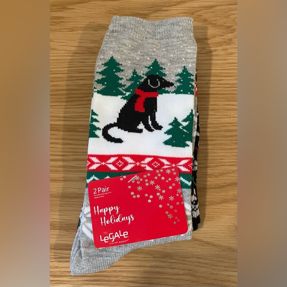 2 Pair Holiday Christmas Socks Women’s Size 4-10 NWT